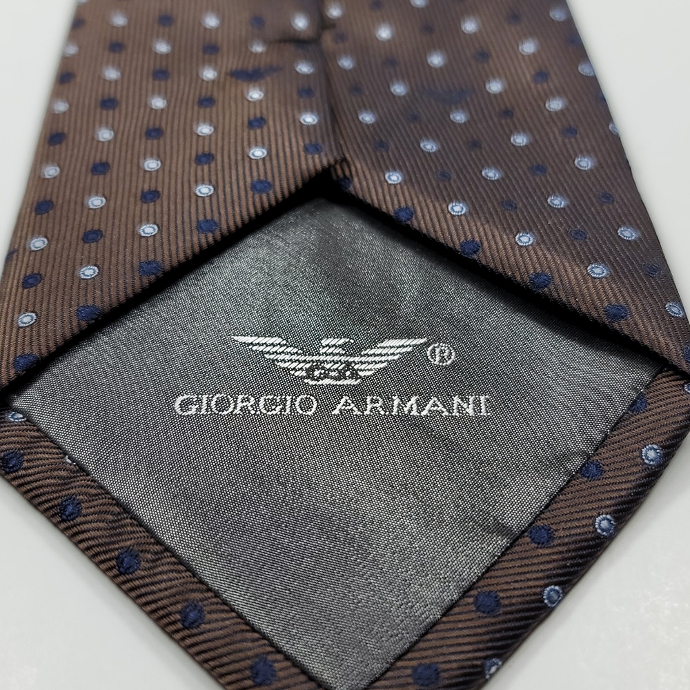 👔👔👔Armani Classic Clean-Styled Logo Men's Tie - 100% Pure Silk - Picture 4 of 6